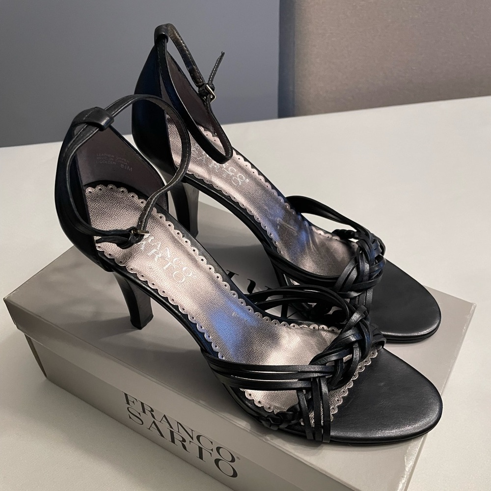 Black leather sandals size 8 1/2